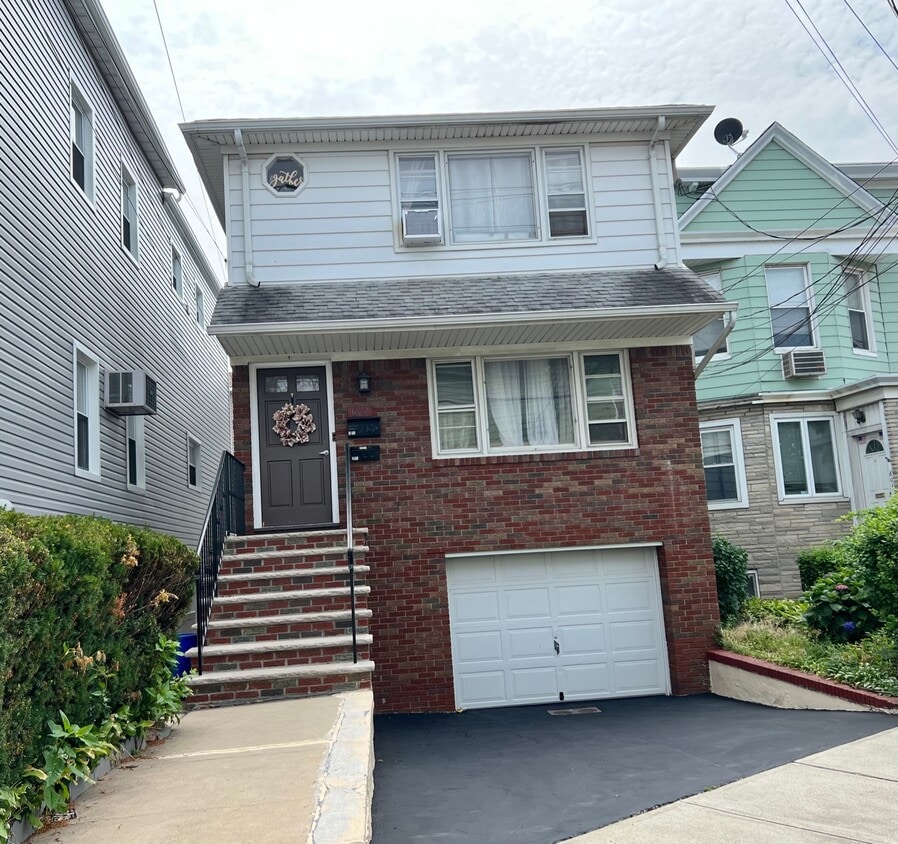 Primary Photo - 602 N 5th St