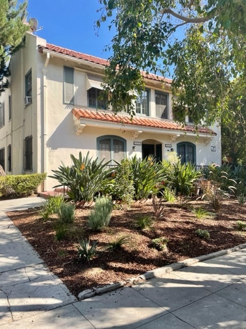 Building Photo - 1412 N Formosa Ave
