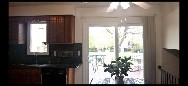 Foto del edificio - 8430 Glen Oak Rd