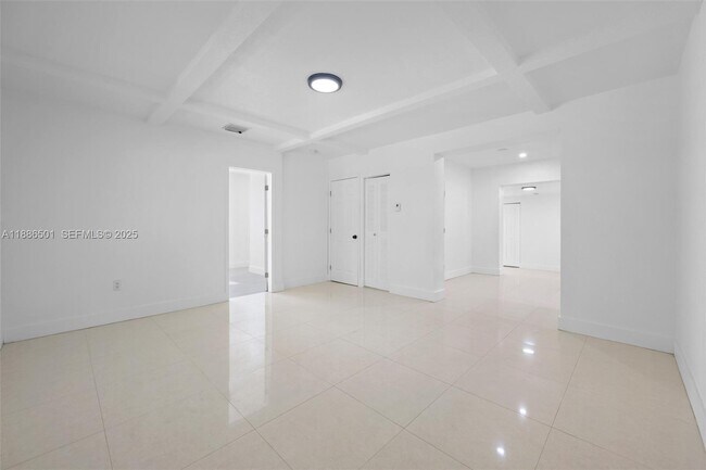 Foto del edificio - 9312 NW 3rd Ave