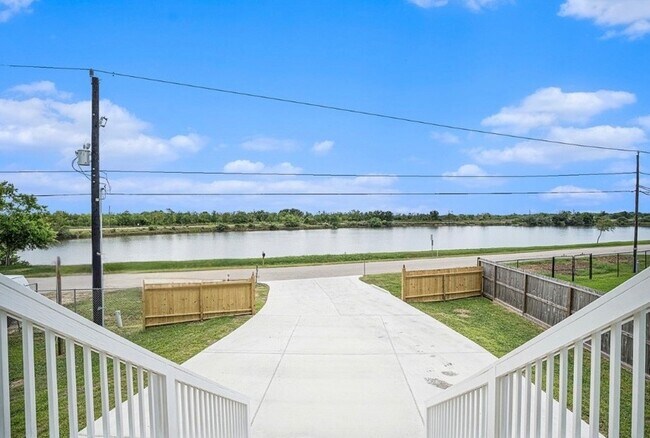 Foto del edificio - 4626 N Railroad Ave