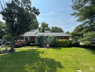Building Photo - 8903 Tudor Ln