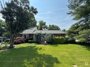 Building Photo - 8903 Tudor Ln