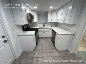 Building Photo - 3119 N Oakley Ave