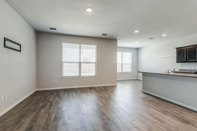 Building Photo - 8425 Wildwest Dr