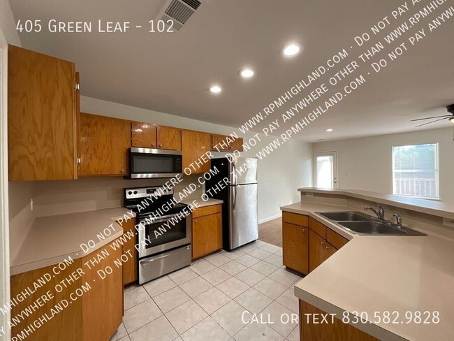 Building Photo - 405 Green Leaf