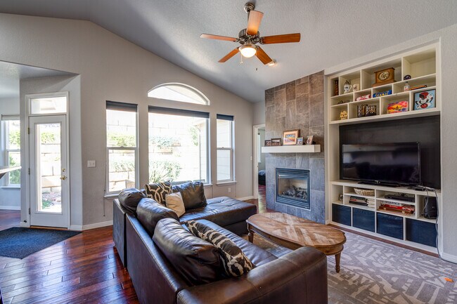 Building Photo - 280 Gold Claim Terrace