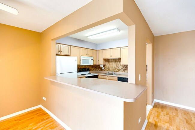 Foto del edificio - 219 W Ct of Shorewood