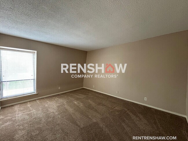 Building Photo - 6620 Poplar Woods Cir S