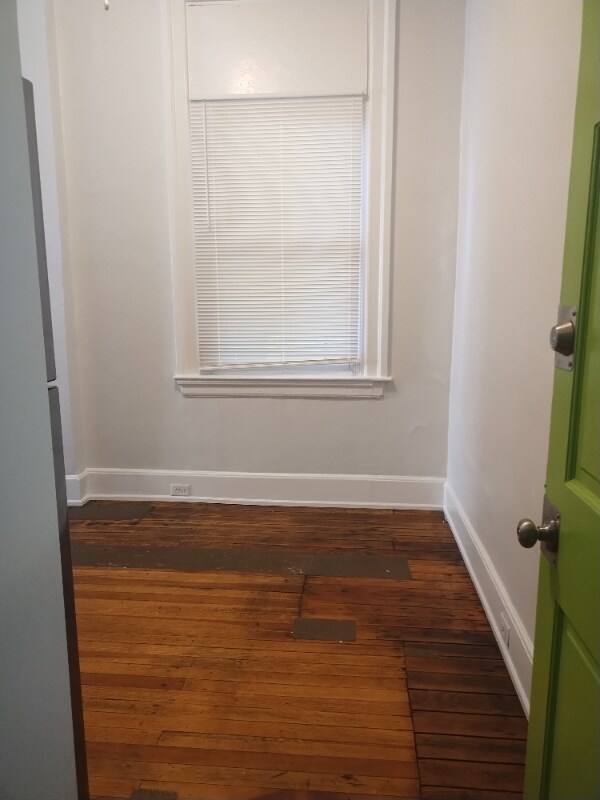 Foto del edificio - 309 E 13th St