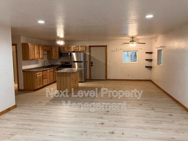 Building Photo - 212 Lake Blaine Dr