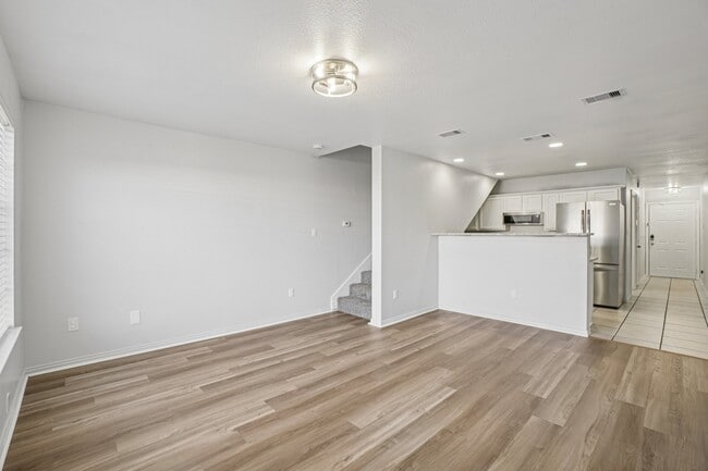 Foto del edificio - 4021 Preferred Pl