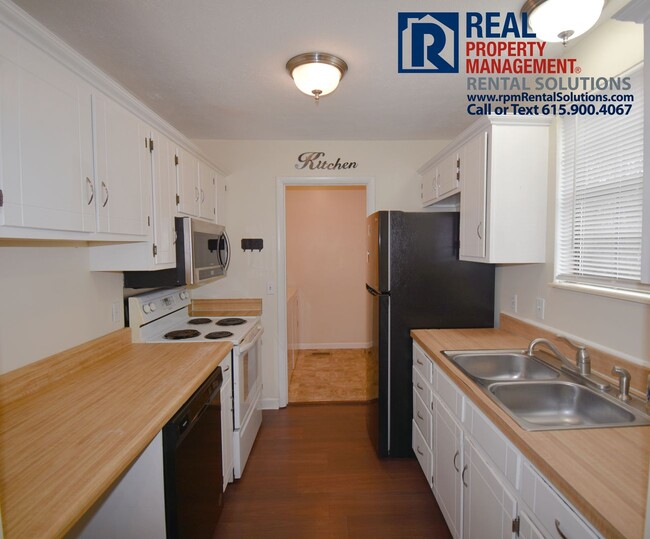 Foto del edificio - One level 3BR home 3.5 mi to Nissan, w/dry...