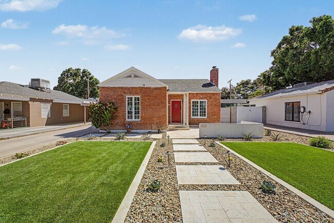 Foto del edificio - 311 West Campbell Ave