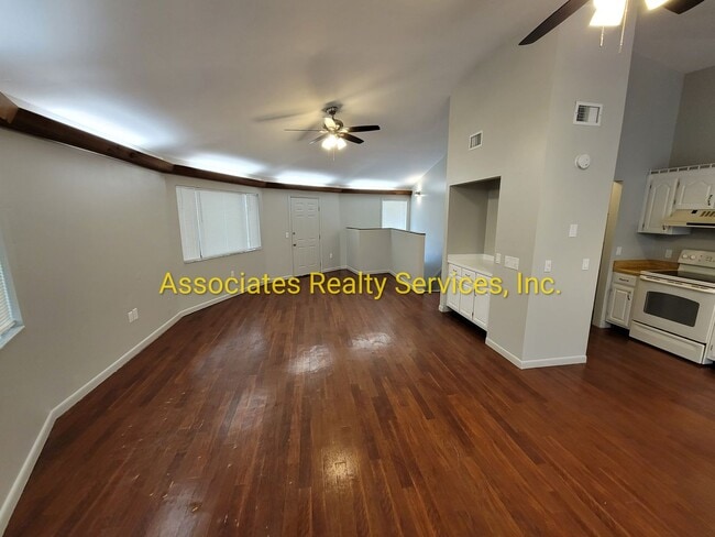 Building Photo - Newly renovated 3 bedroom,  in Lake Butler, available early Summer!
