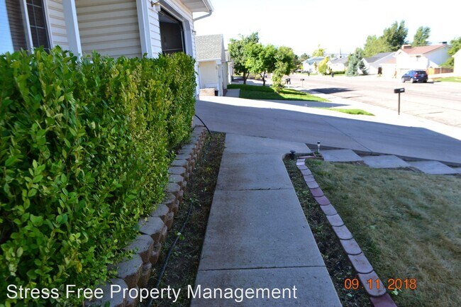 5 br, 3 bath House - 2114 N. Wedgewood Ln. photo'