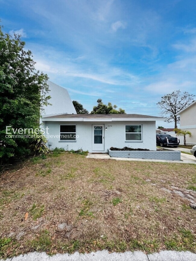 Building Photo - 2070 Loma Linda Way N