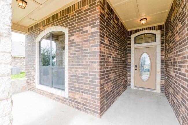 Building Photo - 2405 Coy Dr