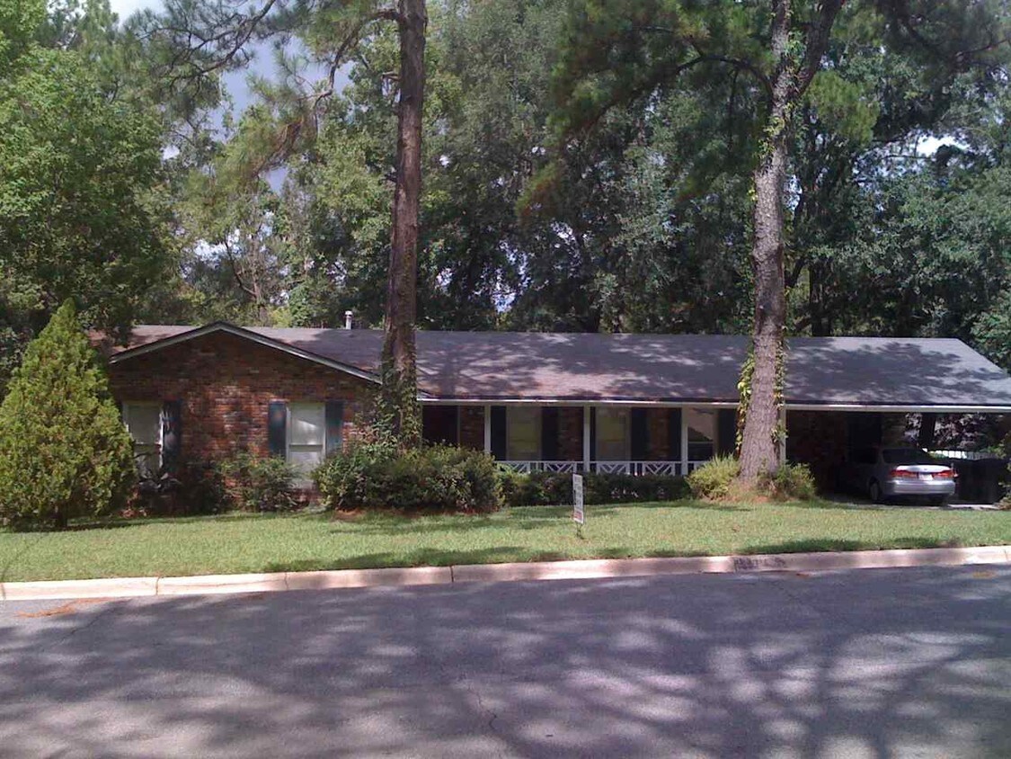 1106 Missionwood Ln, Tallahassee, FL 32304 House for Rent in