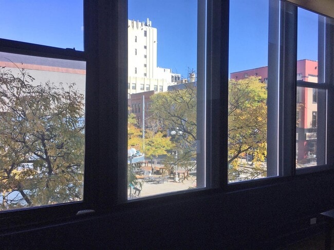 Building Photo - 101 W Liberty St