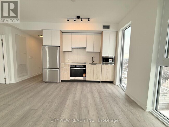 Photo du bâtiment - 1007 The Queensway