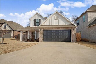 Building Photo - 2190 N Woodlark Ln
