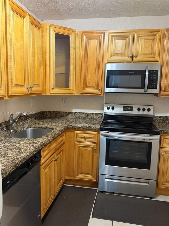 Foto del edificio - 6701 NW 169th St