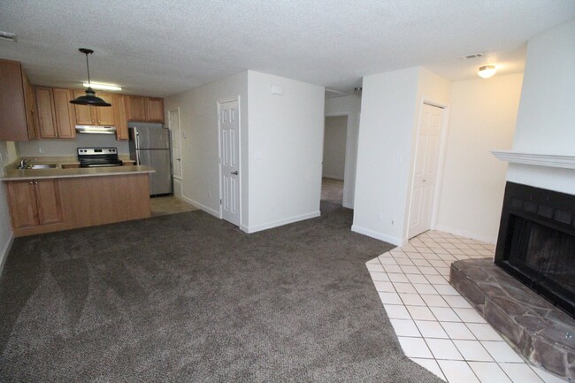 Building Photo - 2 Bedroom 1 bathroom ~ No pets~ Water, Sew...