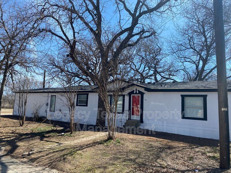 Foto principal - 404 E Westhill Dr