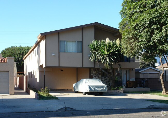 Foto del edificio - 321 W 1st St