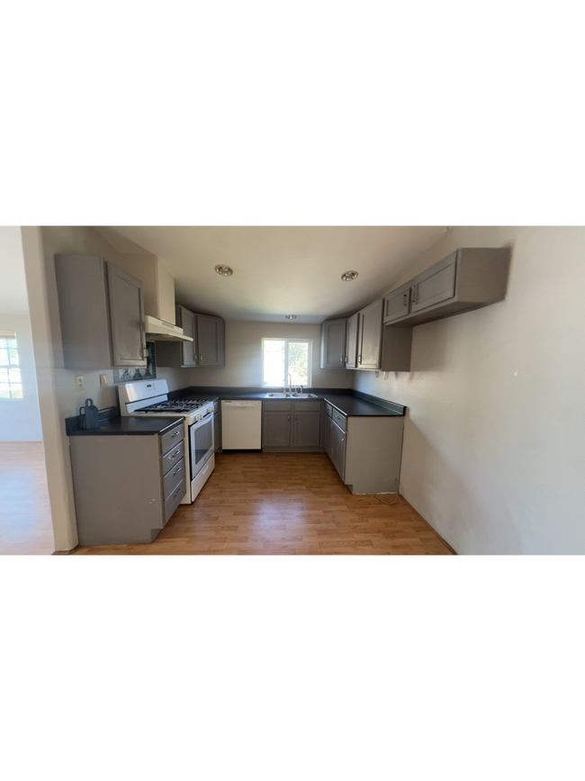 Building Photo - 17470 Haynes Ave