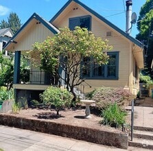 Building Photo - 806 SE 45th Ave