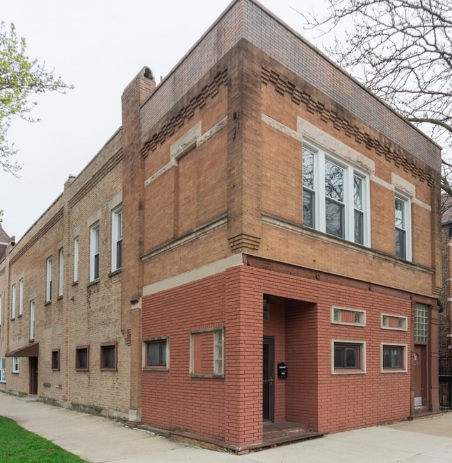 Building - 2141 N Leavitt St