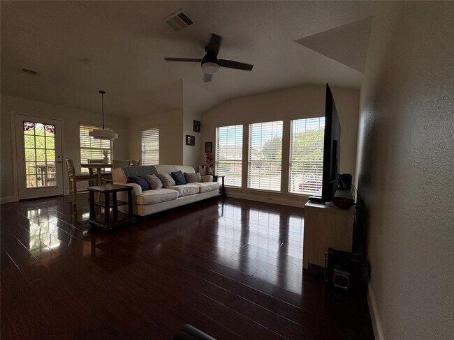 Foto del edificio - 16100 S Great Oaks Dr