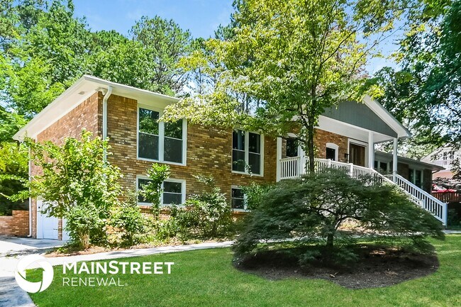 Foto del edificio - 2448 Kingsley Dr NE