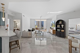 Building Photo - 888 Brickell Key Dr