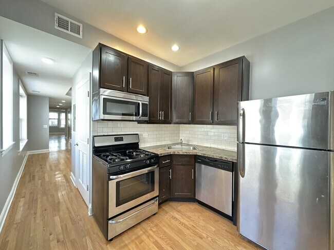 Foto del edificio - 4452 N Sheridan Rd