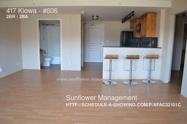 Building Photo - 417 E Kiowa