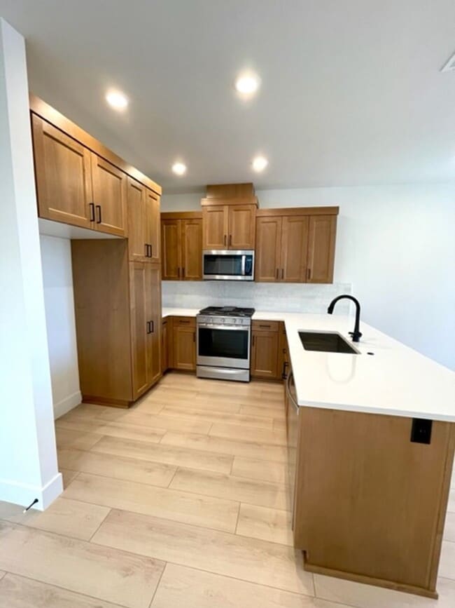 Building Photo - 3070 NE Terreo Pl