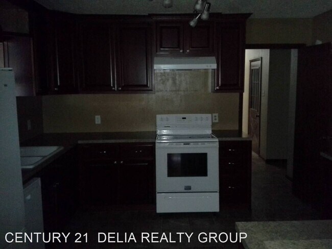 Building Photo - 3 br, 2 bath House - 1210 Rice St.