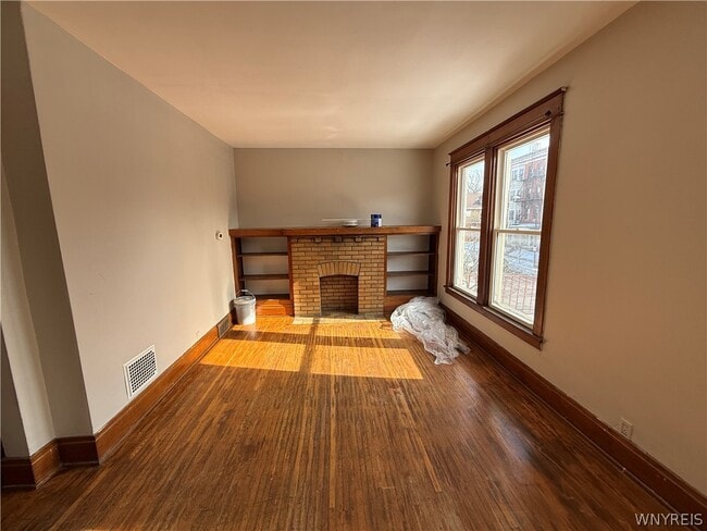 Building Photo - 319 Bryant St