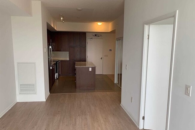 Building Photo - 830 Lawrence Ave W