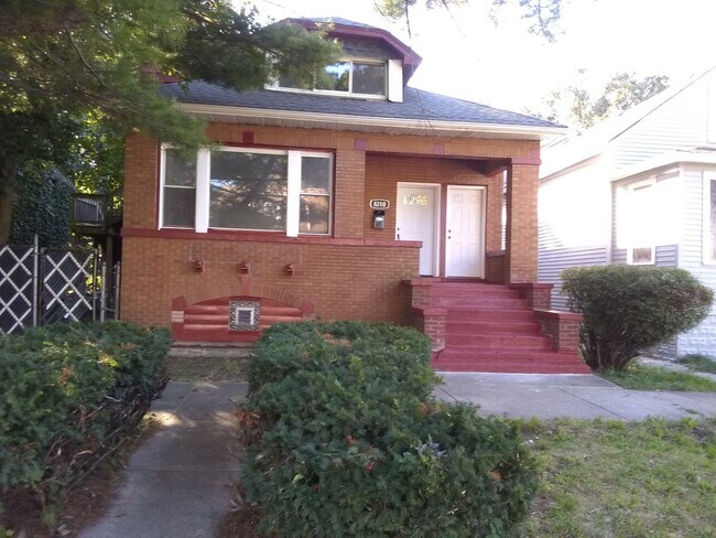 Building Photo - 8210 S Manistee Ave