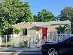 Building Photo - 510 NW 47th St