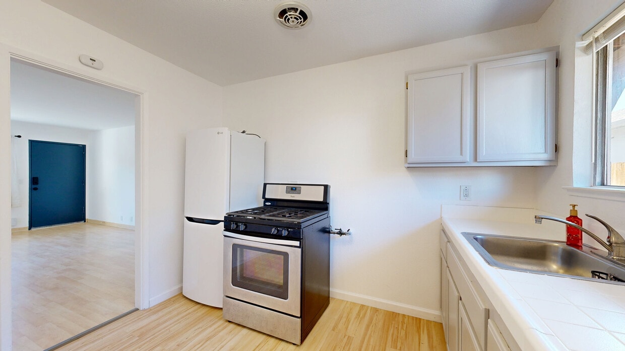 Photo - 1433 Dwight Way Apartments