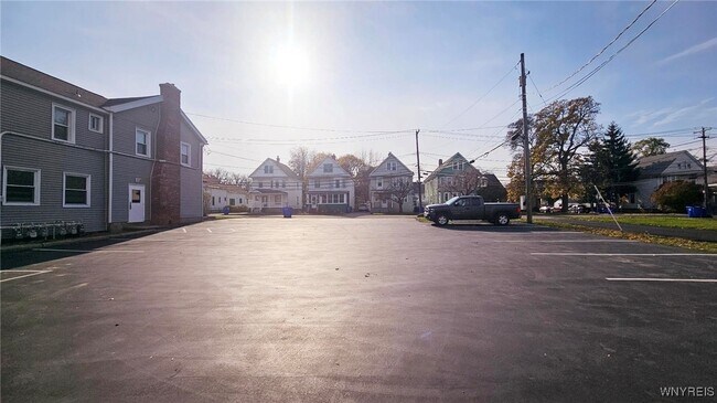 Foto del edificio - 2650 Seneca St