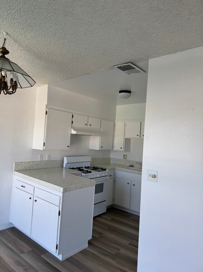 estufa de gas - 74442 Driftwood Dr