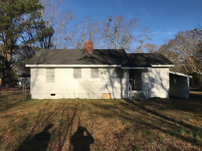 Building Photo - 605 Larkspur Rd