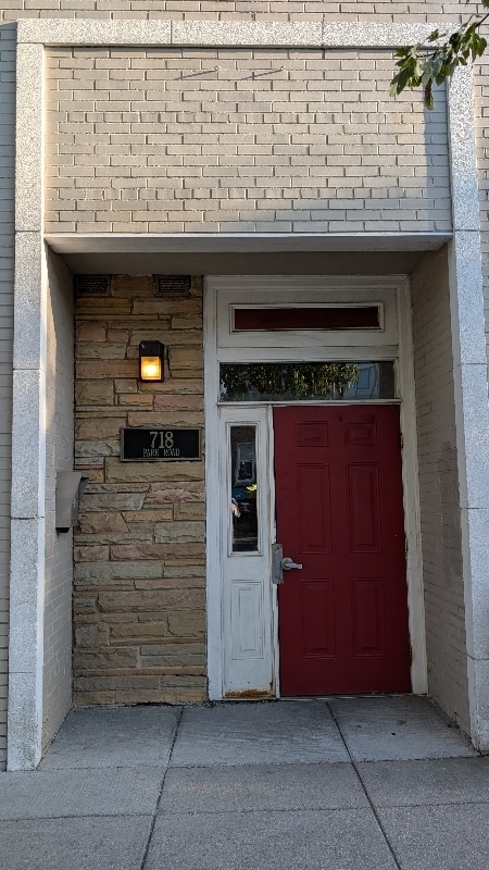 Building Photo - 718 Park Rd NW
