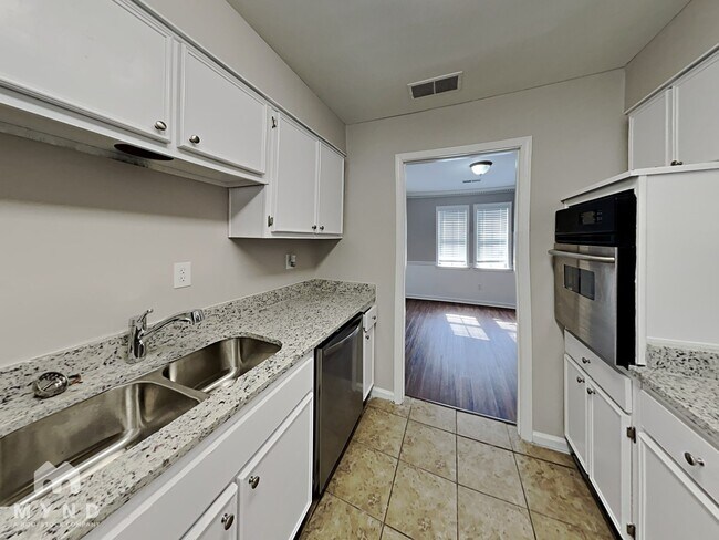 Foto del edificio - 7002 Timber Rise Cove